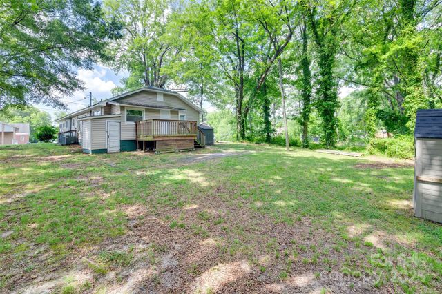 104 W Maryland Avenue, Bessemer City, NC 28016