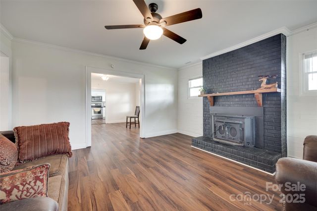 104 W Maryland Avenue, Bessemer City, NC 28016