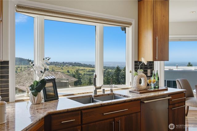 15423 SE 58th Street, Bellevue, WA 98006