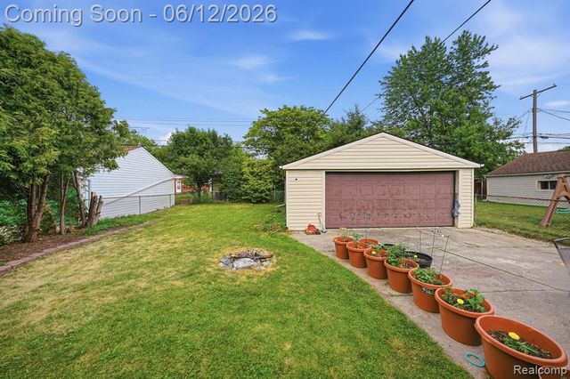 28750 Fountain Street, Roseville, MI 48066