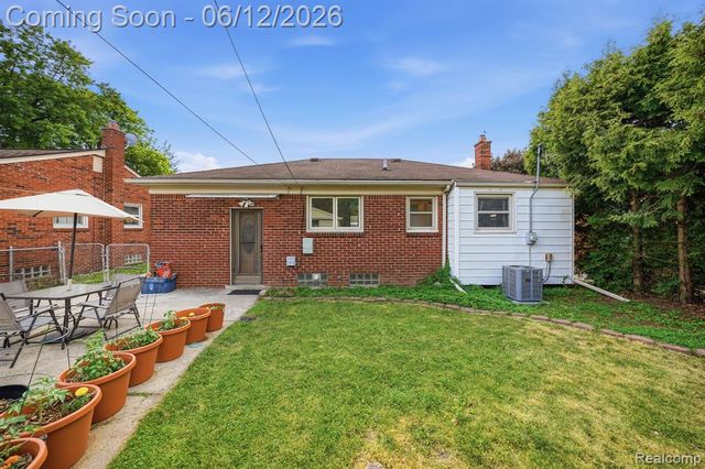 28750 Fountain Street, Roseville, MI 48066