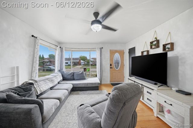 28750 Fountain Street, Roseville, MI 48066