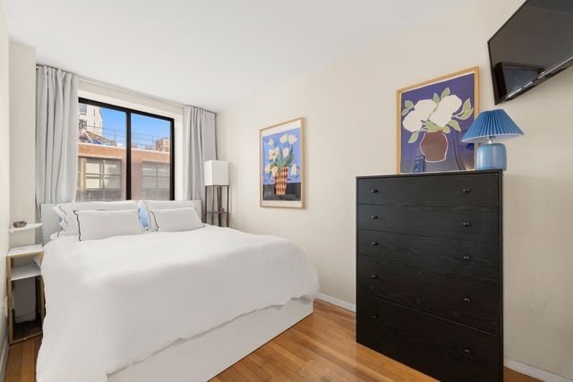 366 W 11th St Apt 6G, New York City, NY 10014