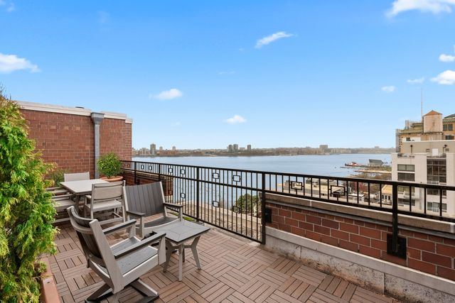 366 W 11th St Apt 6G, New York City, NY 10014