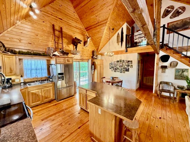 369 Lake Forest Drive, Eureka Springs, AR 72631