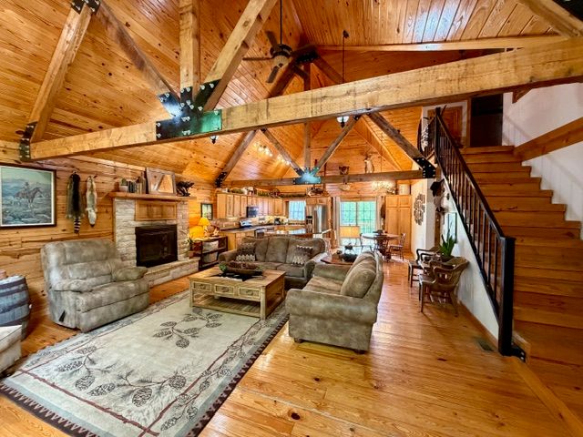 369 Lake Forest Drive, Eureka Springs, AR 72631
