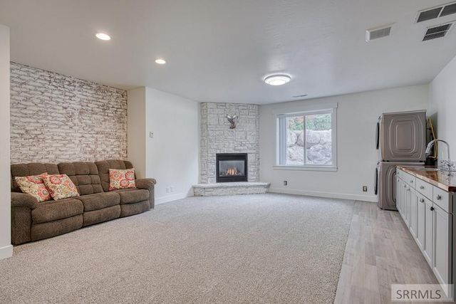 6349 Tower Castle Loop, Ammon, ID 83406