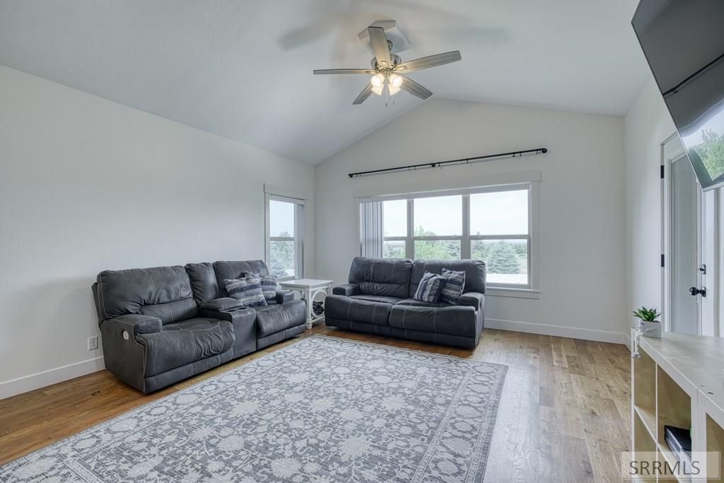 Image 10 of property listing at 6349 Tower Castle Loop, Ammon, ID 83406