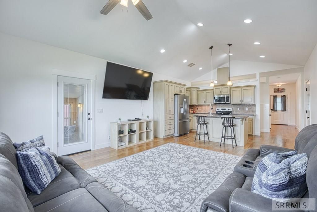 Image 11 of property listing at 6349 Tower Castle Loop, Ammon, ID 83406