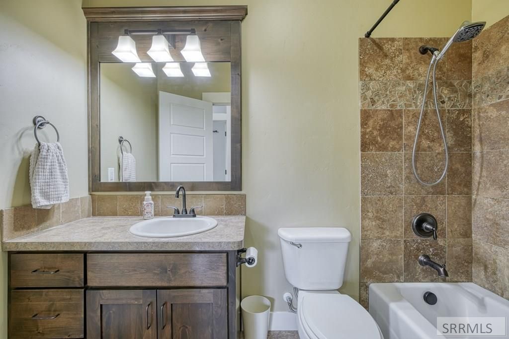 Image 26 of property listing at 6349 Tower Castle Loop, Ammon, ID 83406