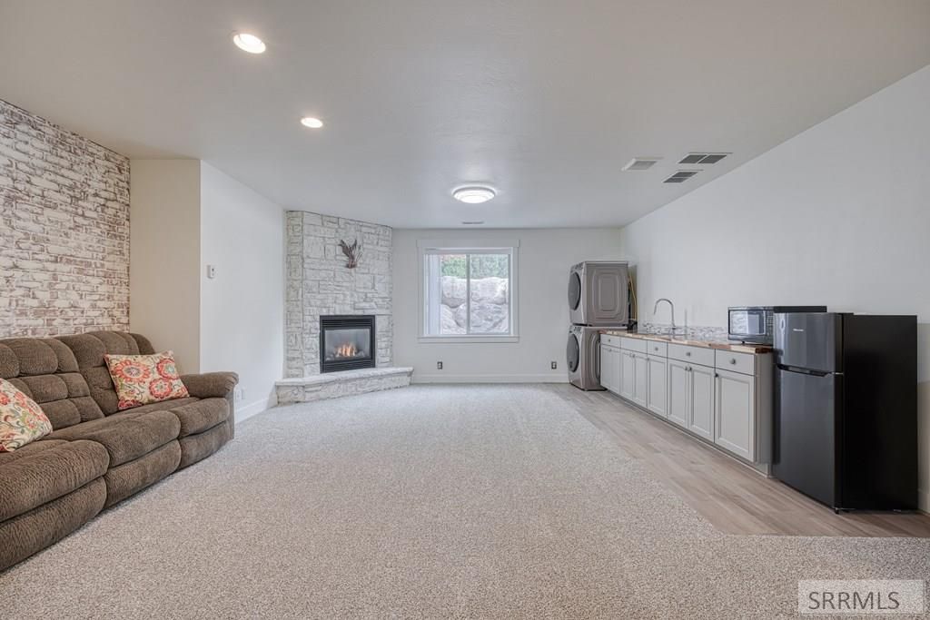 Image 32 of property listing at 6349 Tower Castle Loop, Ammon, ID 83406