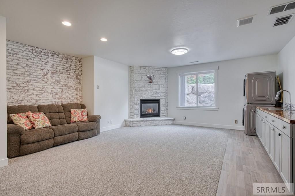 Image 33 of property listing at 6349 Tower Castle Loop, Ammon, ID 83406