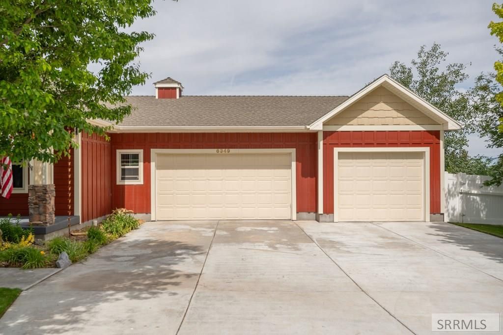 Image 4 of property listing at 6349 Tower Castle Loop, Ammon, ID 83406