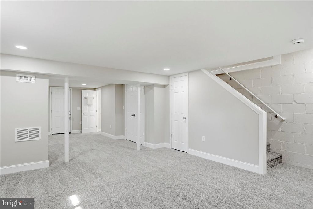 Image 13 of property listing at 1300 PENTRIDGE RD, Baltimore, MD 21239