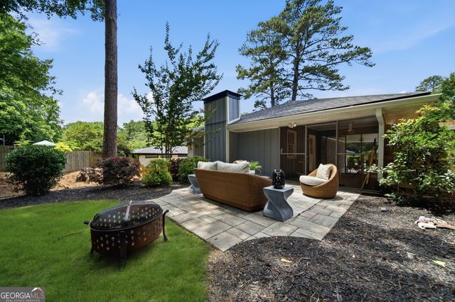 1447 Brook Valley Lane NE, Atlanta, GA 30324