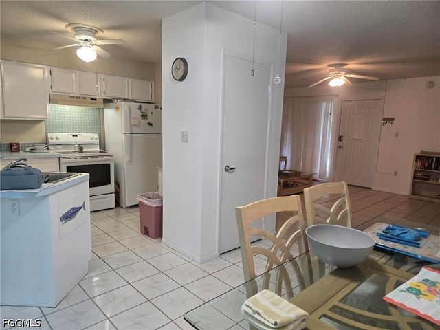 7400 College PKWY 74D, Fort Myers, FL 33907