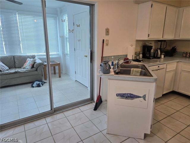 7400 College PKWY 74D, Fort Myers, FL 33907