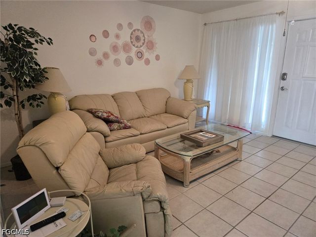 7400 College PKWY 74D, Fort Myers, FL 33907