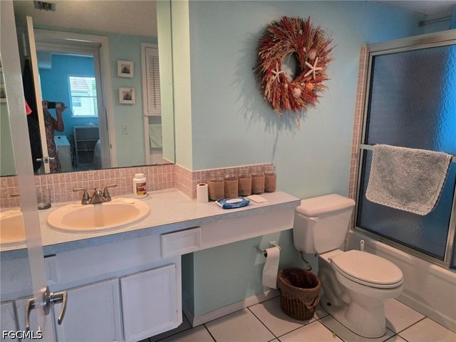 7400 College PKWY 74D, Fort Myers, FL 33907