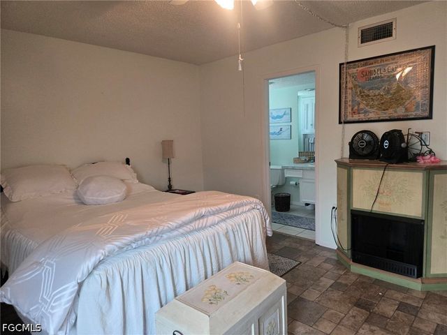 7400 College PKWY 74D, Fort Myers, FL 33907