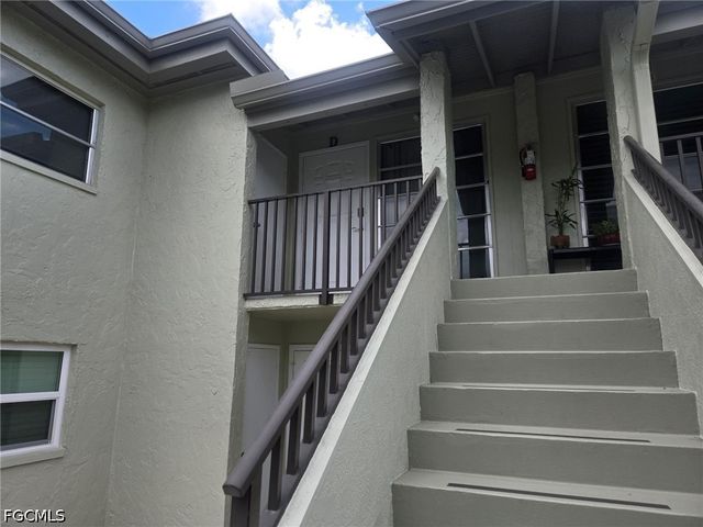 7400 College PKWY 74D, Fort Myers, FL 33907