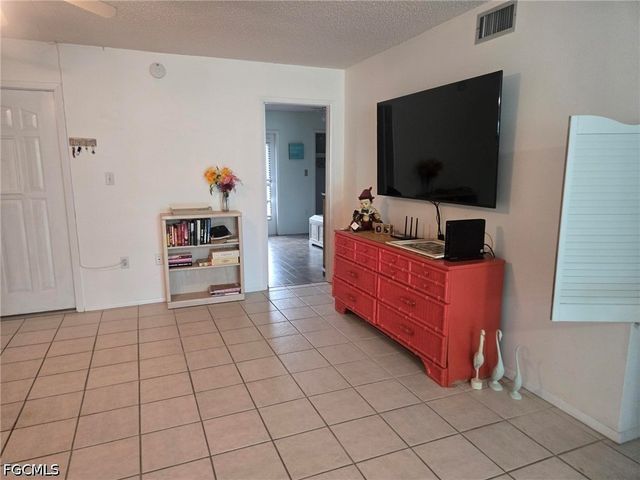 7400 College PKWY 74D, Fort Myers, FL 33907