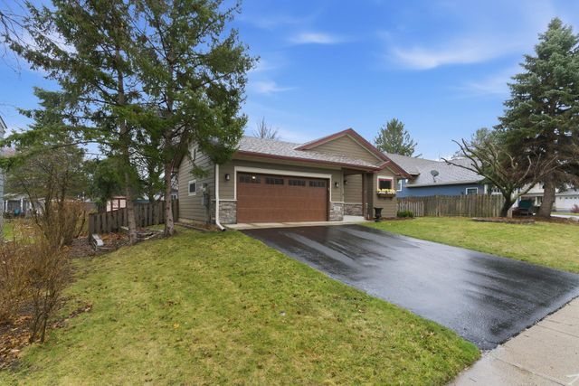 7361 Hunters Run, Eden Prairie, MN 55346