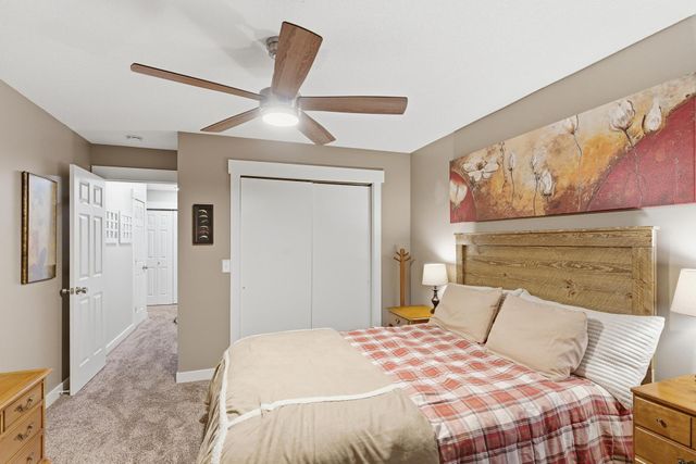 7361 Hunters Run, Eden Prairie, MN 55346