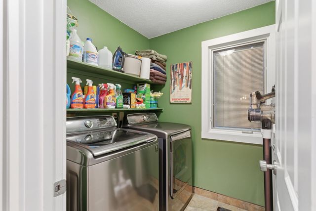 7361 Hunters Run, Eden Prairie, MN 55346