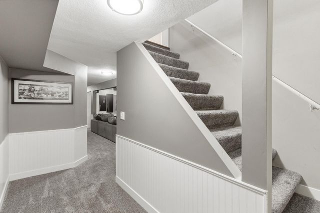 7361 Hunters Run, Eden Prairie, MN 55346