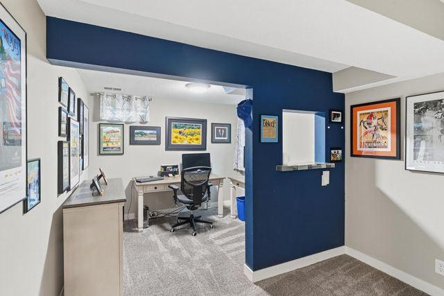 7361 Hunters Run, Eden Prairie, MN 55346