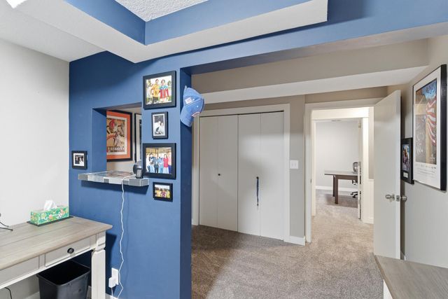 7361 Hunters Run, Eden Prairie, MN 55346