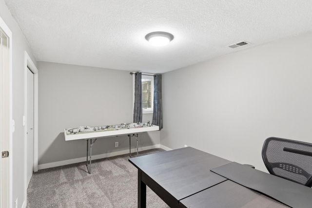 7361 Hunters Run, Eden Prairie, MN 55346