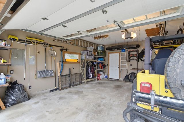 7361 Hunters Run, Eden Prairie, MN 55346