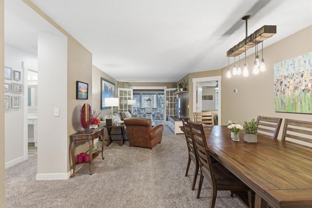 7361 Hunters Run, Eden Prairie, MN 55346