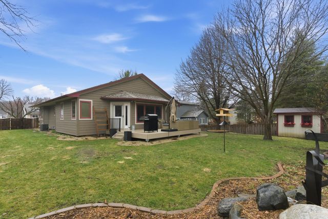 7361 Hunters Run, Eden Prairie, MN 55346