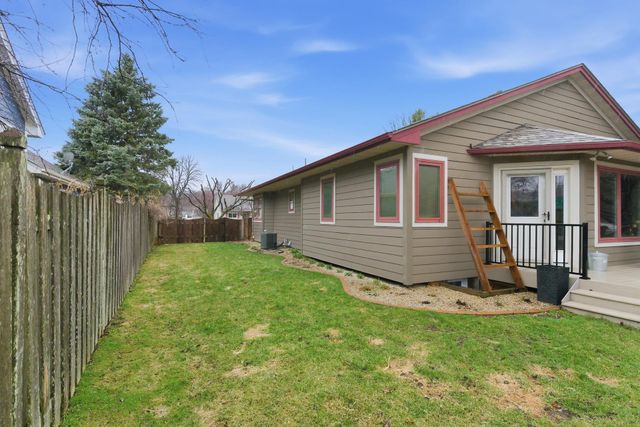 7361 Hunters Run, Eden Prairie, MN 55346