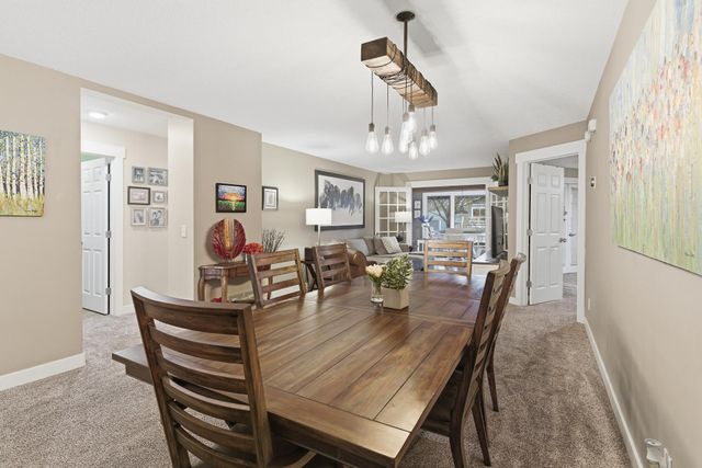 7361 Hunters Run, Eden Prairie, MN 55346