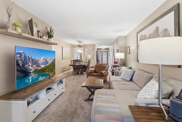 7361 Hunters Run, Eden Prairie, MN 55346