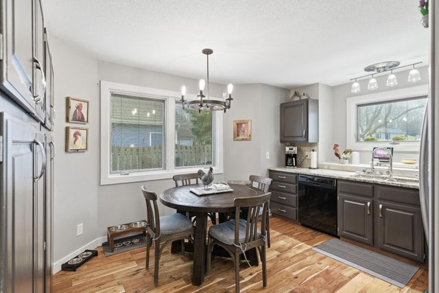 7361 Hunters Run, Eden Prairie, MN 55346