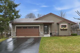 7361 Hunters Run, Eden Prairie, MN 55346