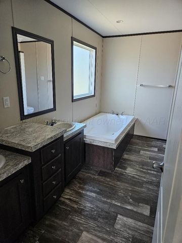 108 N Canadian Street, Wheeler, TX 79096