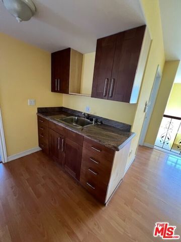 17355 Lemac Street, Northridge (los Angeles), CA 91325