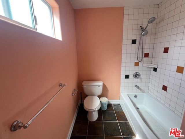 17355 Lemac Street, Northridge (los Angeles), CA 91325
