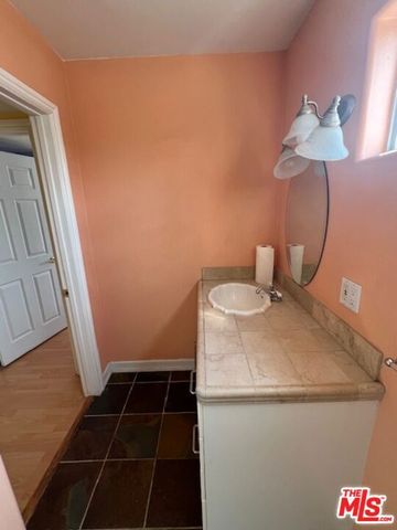 17355 Lemac Street, Northridge (los Angeles), CA 91325