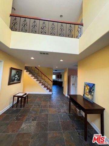 17355 Lemac Street, Northridge (los Angeles), CA 91325