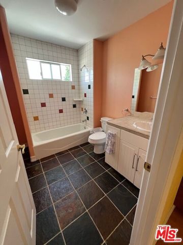 17355 Lemac Street, Northridge (los Angeles), CA 91325