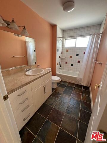 17355 Lemac Street, Northridge (los Angeles), CA 91325