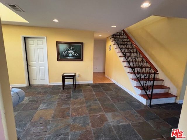 17355 Lemac Street, Northridge (los Angeles), CA 91325
