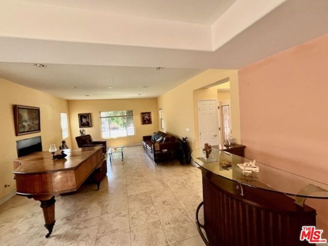 17355 Lemac Street, Northridge (los Angeles), CA 91325